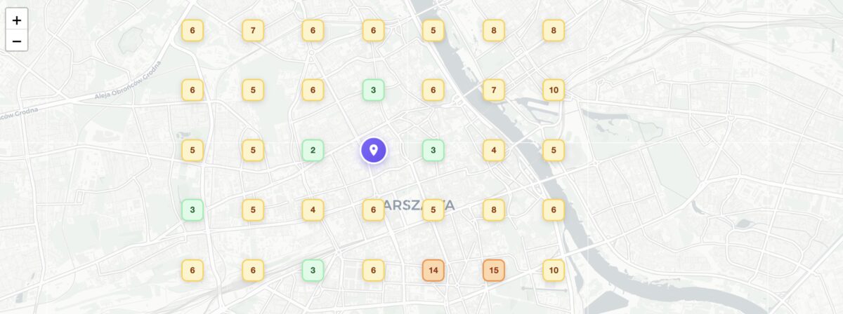 Mapa pozycji w Google Maps po 6 miesiącach: szeroki obszar Warszawy, większość pozycji 4-10, kilka w TOP 3.